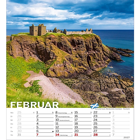 Une page de calendrier de février 2027 avec un château sur une falaise surplombant la mer. Le ciel est bleu avec des nuages.