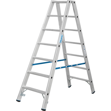 Een zilveren trap, open en geplaatst. Blauwe stutten verbinden de zijkanten, het 'KRAUSE'-logo is zichtbaar.