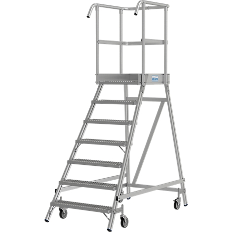 Aluminium platformtrap met leuningen en wielen, vrijstaand.