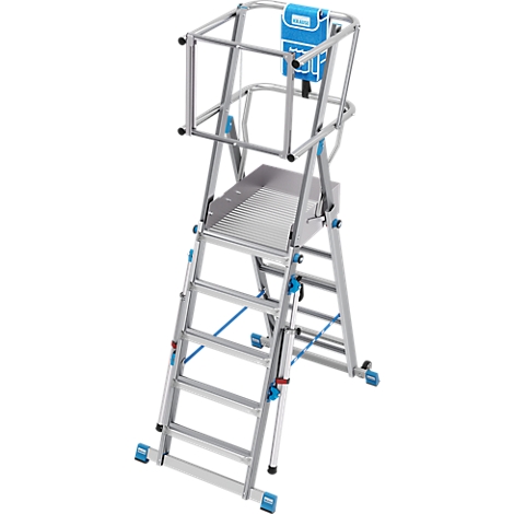 Aluminium platformladder met leuning, geaccentueerd met blauwe details. Een blauw etui is bevestigd.