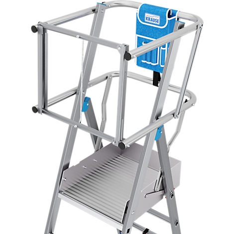 Zilveren trap met omranding en blauwe accessoires. De inscriptie "KRAUSE" is te zien.