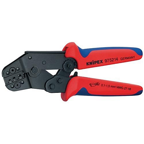 Een rood-blauwe krimptang, met het opschrift 'KNIPEX 975214 GERMANY'.