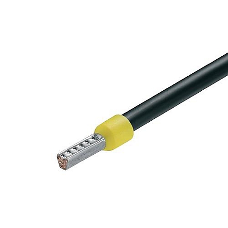 Close-up van een kabel met blootliggende draden, gele isolatiering en zwarte kabel.