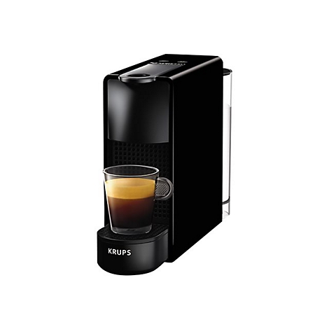 Schwarze Krups Nespresso Kaffeekapselmaschine mit einer Tasse Espresso auf einem weißen Hintergrund.