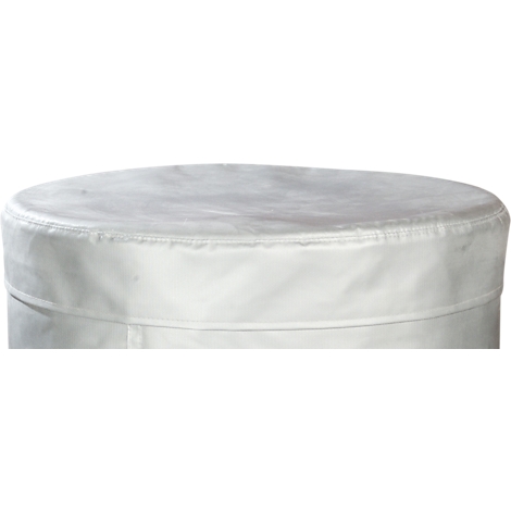 Hellgrauer, zylindrischer Hocker. Oberseite mit sichtbarer Naht, darunter eine umlaufende Ziernaht.