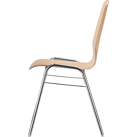 Zijaanzicht van een stoel. Houtkleurige zitting en rug, chromen frame.