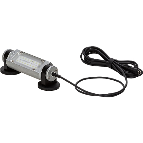 Une lampe LED argentée avec un câble noir et des aimants ronds. La lampe a une forme rectangulaire et de petites LED sont visibles à l'intérieur.