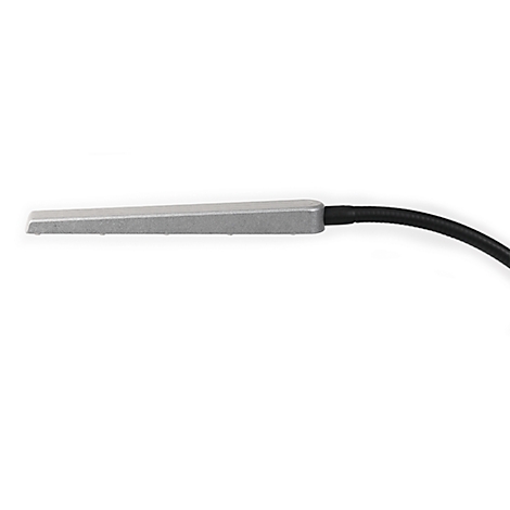 Eine graue LED-Schreibtischlampe, die sich in einem schwarzen, flexiblen Hals befindet, der von einem weißen Hintergrund abgeht.