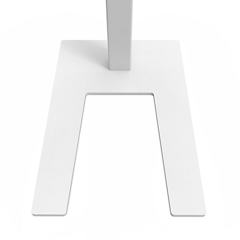 Gros plan d'une base blanche en forme de U fixée à un pilier vertical.