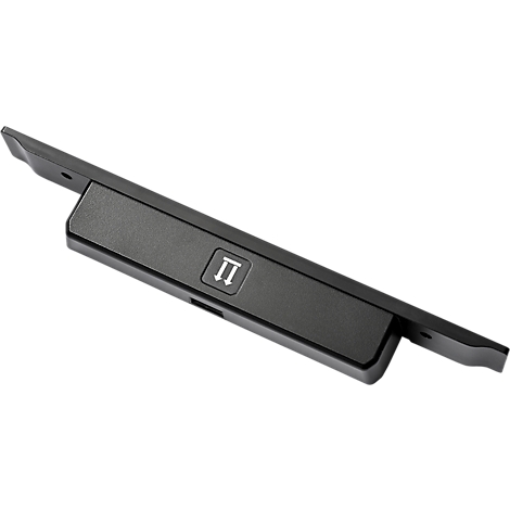 Appareil rectangulaire noir avec un symbole de flèche sur un bouton. En dessous, un petit port. L'appareil est placé en biais.