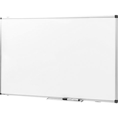 Tableau blanc avec cadre argenté, porte-stylo et stylo.