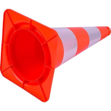 Ein leuchtend orangefarbener Verkehrskegel mit zwei reflektierenden silbernen Streifen auf weißem Hintergrund.