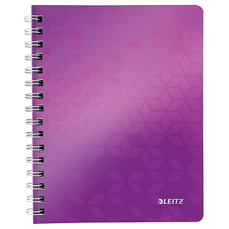 Lila Notizbuch mit Spiralbindung. Das Cover zeigt ein Muster aus stilisierten geometrischen Formen. Rechts unten steht das Logo von LEITZ.