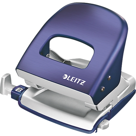 A blue and white hole punch with the Leitz logo. The A6 format is set.