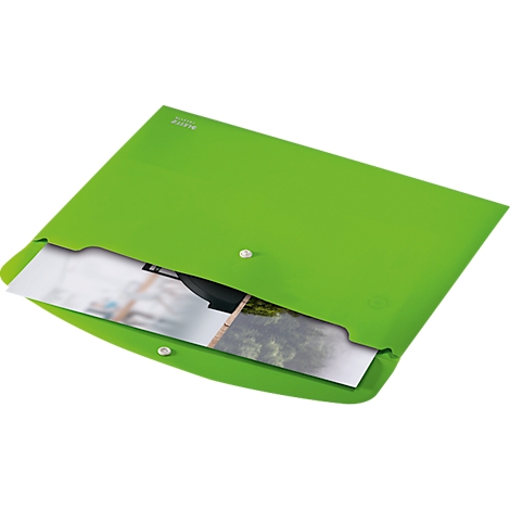 Grüne Dokumentenmappe, geöffnet, mit Bildern. Auf der Mappe steht der Schriftzug "LEITZ".