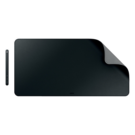 Schwarze Schreibtischunterlage mit abgerundeten Ecken und einer grauen Unterseite. Daneben ein schmales, schwarzes Element mit Knöpfen.