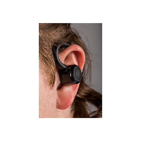Nahaufnahme eines Ohrs mit einem schwarzen OhrhÃ¶rer. Der OhrhÃ¶rer umschliesst das Ohr und sitzt fest.