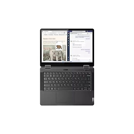 Ein geöffnetes, graues Laptop mit geöffneten Anwendungen: Browser mit Bärenbild und Chatfenster. Der Laptop ist auf weißem Hintergrund abgebildet.