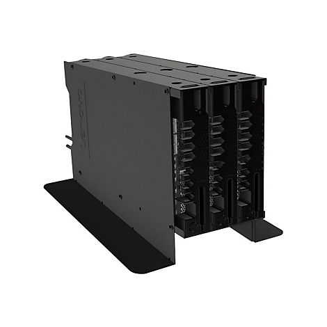 Schwarzes Lenovo Server-Gehäuse mit drei internen Einschüben vor weißem Hintergrund.