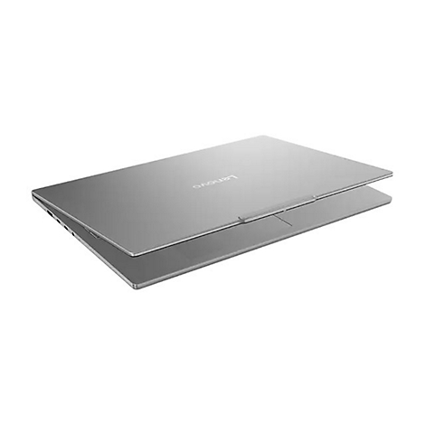 Silberner Laptop, leicht geöffnet. Das Lenovo-Logo ist sichtbar.