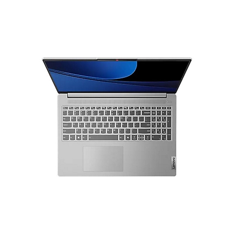 Grauer Laptop, von oben gesehen und geöffnet. Auf dem Bildschirm ist ein blauer Hintergrund zu sehen. Die Tastatur ist beleuchtet.