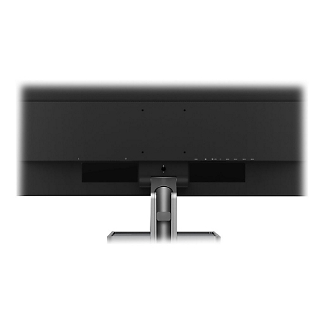 Rückseite eines schwarzen Computerbildschirms mit einem silbernen Standfuß auf weißem Hintergrund.