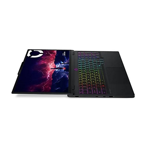 Schwarzes Laptop mit farbiger Tastaturbeleuchtung, auf dem Bildschirm ein Logo und ein rotes Gewitter-Motiv.