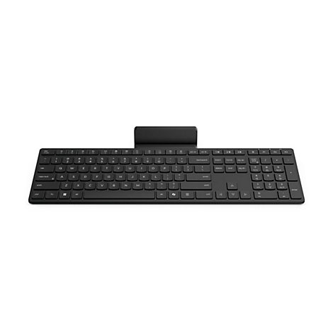Schwarze Tastatur mit integrierter Halterung, die vor weißem Hintergrund liegt.