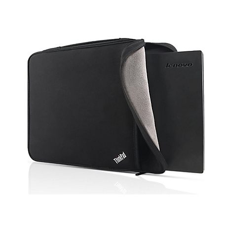 Schwarze Laptoptasche mit einem Laptop. Der Reißverschluss ist geöffnet, das graue Innenfutter ist sichtbar.