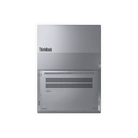 Silberfarbenes Lenovo ThinkBook Laptop, Ansicht von unten und leicht geöffnet. Auf der Oberseite steht ThinkBook, seitlich Lenovo.