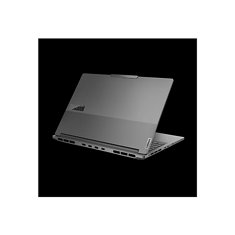 Grauer Lenovo ThinkBook Laptop, leicht geöffnet, vor schwarzem Hintergrund. Auf dem Deckel steht ThinkBook.