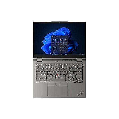 Ein graues Laptop mit geöffnetem Deckel, Tastatur und Display. Auf dem Display ist ein Windows-Hintergrund zu sehen.