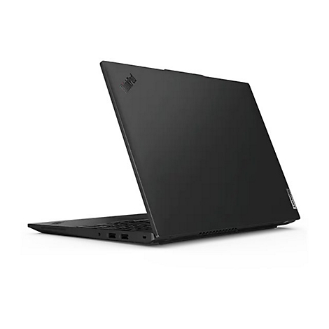 Schwarzes Laptop, leicht geÃ¶ffnet, zeigt Tastatur, auf weiÃŸem Hintergrund. Thinkpad Logo auf dem Deckel.