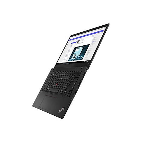 Schwarzes ThinkPad-Laptop mit geöffnetem Bildschirm, zeigt eine Webseite, leicht von oben rechts fotografiert.