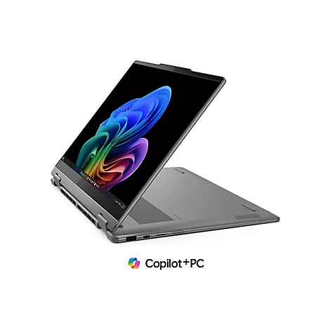 Grauer Laptop mit offenem Bildschirm, der einen farbigen Wirbel zeigt. Am unteren Rand steht "Copilot+PC".