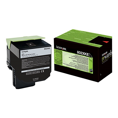 Eine schwarze Lexmark 802XKE Tintenpatrone und die Verpackung stehen nebeneinander.