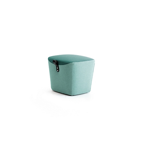Mintgrüner, quadratischer Hocker mit Textilbezug und einem kleinen, schwarzen Ledergriff an der Seite.