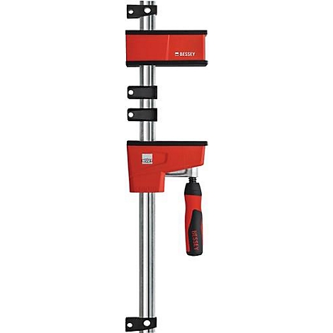 Rode Bessey-klem met zwarte basis. De handgreep is ook rood met een zwarte inzet.