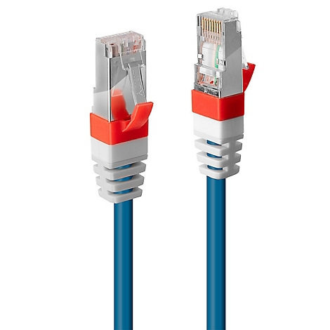 Zwei blaue Netzwerkkabel mit orangefarbenen und weißen Akzenten, im Detail vor weißem Hintergrund.