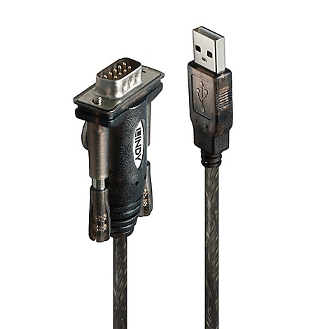 Ein schwarzes USB-RS232-Adapterkabel. Der Stecker ist silber und hat 9 Pins. Der USB-Anschluss ist rechteckig. Auf dem Kabel steht "LINDY".