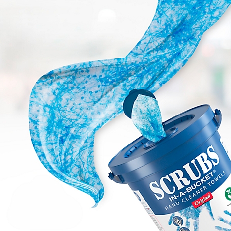 Essuie-tout bleu sortant d'un seau portant l'inscription SCRUBS IN-A-BUCKET. Les essuie-tout sont frais et propres.