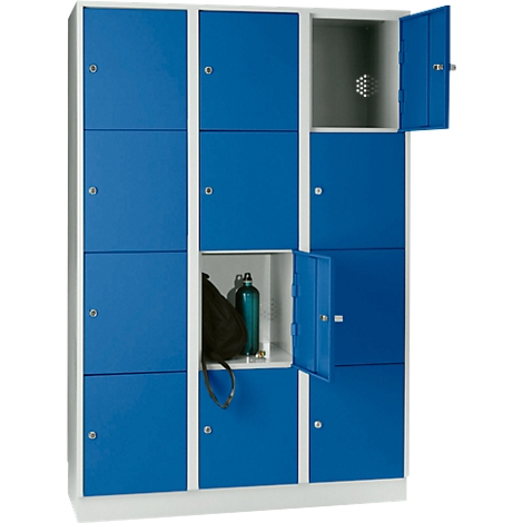 Blue lockers, some open. In one compartment: bag and water bottle.
