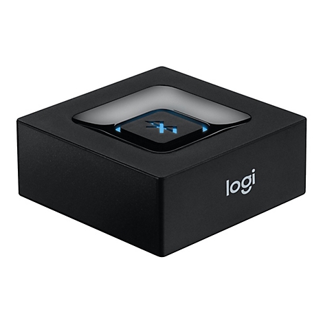 Schwarzer quadratischer Logitech Bluetooth-Adapter mit beleuchteter Taste auf weißem Hintergrund.