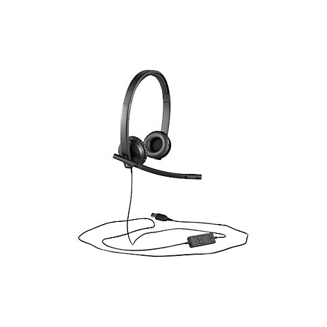 Casque noir avec microphone et câble connecté à une télécommande et une prise USB. Sur fond blanc.