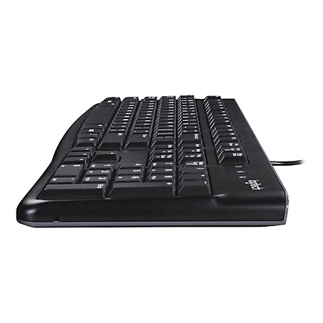 Clavier noir avec de nombreuses touches sur fond blanc. Un cÃ¢ble relie le clavier. Le logo Logitech est visible.