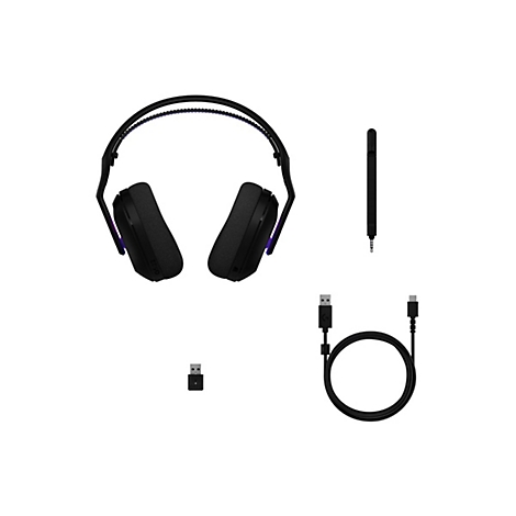 Schwarzes Gaming-Headset und Zubehör auf weißem Hintergrund. Kopfhörer, USB-Kabel, Dongle und Klinkenstecker.