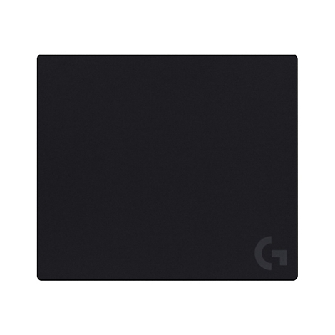 Schwarzes rechteckiges Mauspad mit Logo in der rechten unteren Ecke.