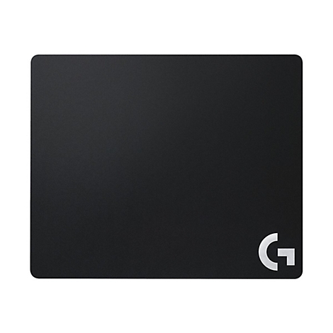 Schwarzes rechteckiges Mauspad, rechts unten ein weiÃŸes 'G'-Logo.