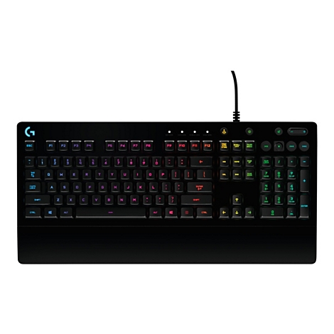 Schwarze mechanische Tastatur mit RGB-Beleuchtung. Tastenbeschriftung ist weiß, Funktionstasten rot, Ziffernblock grün.