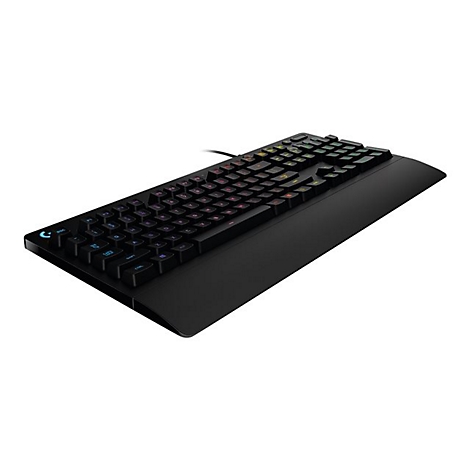 Schwarze Gaming-Tastatur mit Handballenauflage. Beleuchtete Tasten, Kabelanschluss. WeiÃŸer Hintergrund.